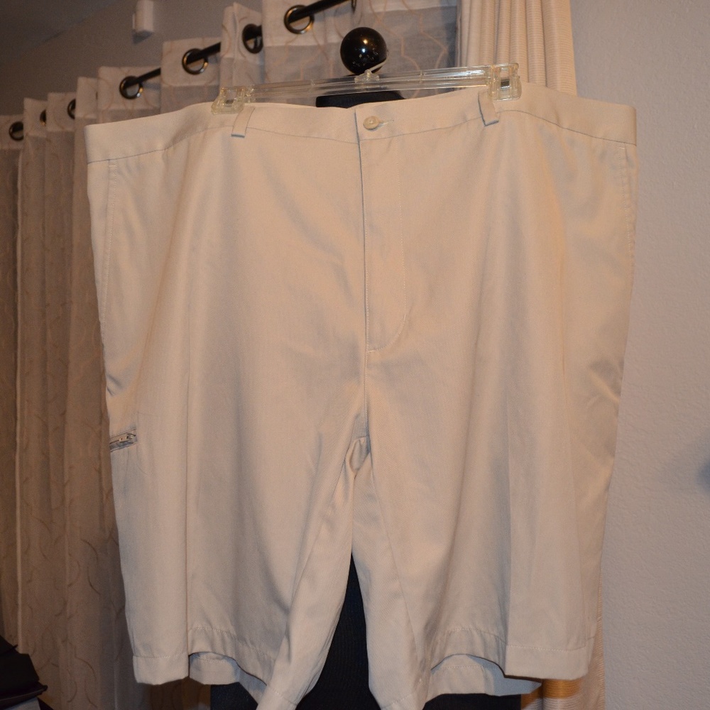 SHORT SIZE 44 Champions Tour Men's Khaki    B2